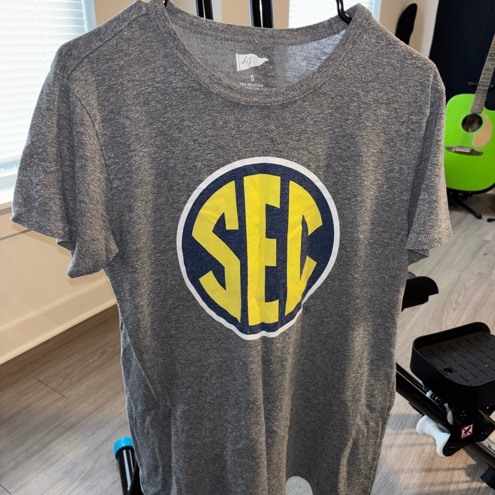 Lauren James Gray T-Shirt with SEC Logo Size Small